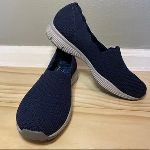 Skechers Classic Slip On Shoes Women’s Size 7 Memory Foam Comfort Navy Mesh